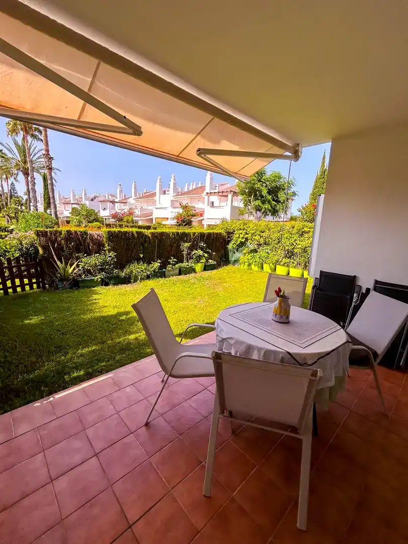 Terrassa de Planta baixa de lloguer en Rota amb Aire condicionat, Jardí privat i Piscina