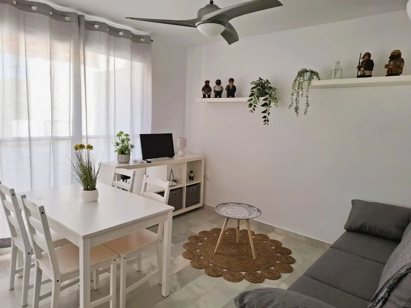 Wohnzimmer von Wohnungen zur Miete in Chiclana de la Frontera mit Klimaanlage, Heizung und Terrasse