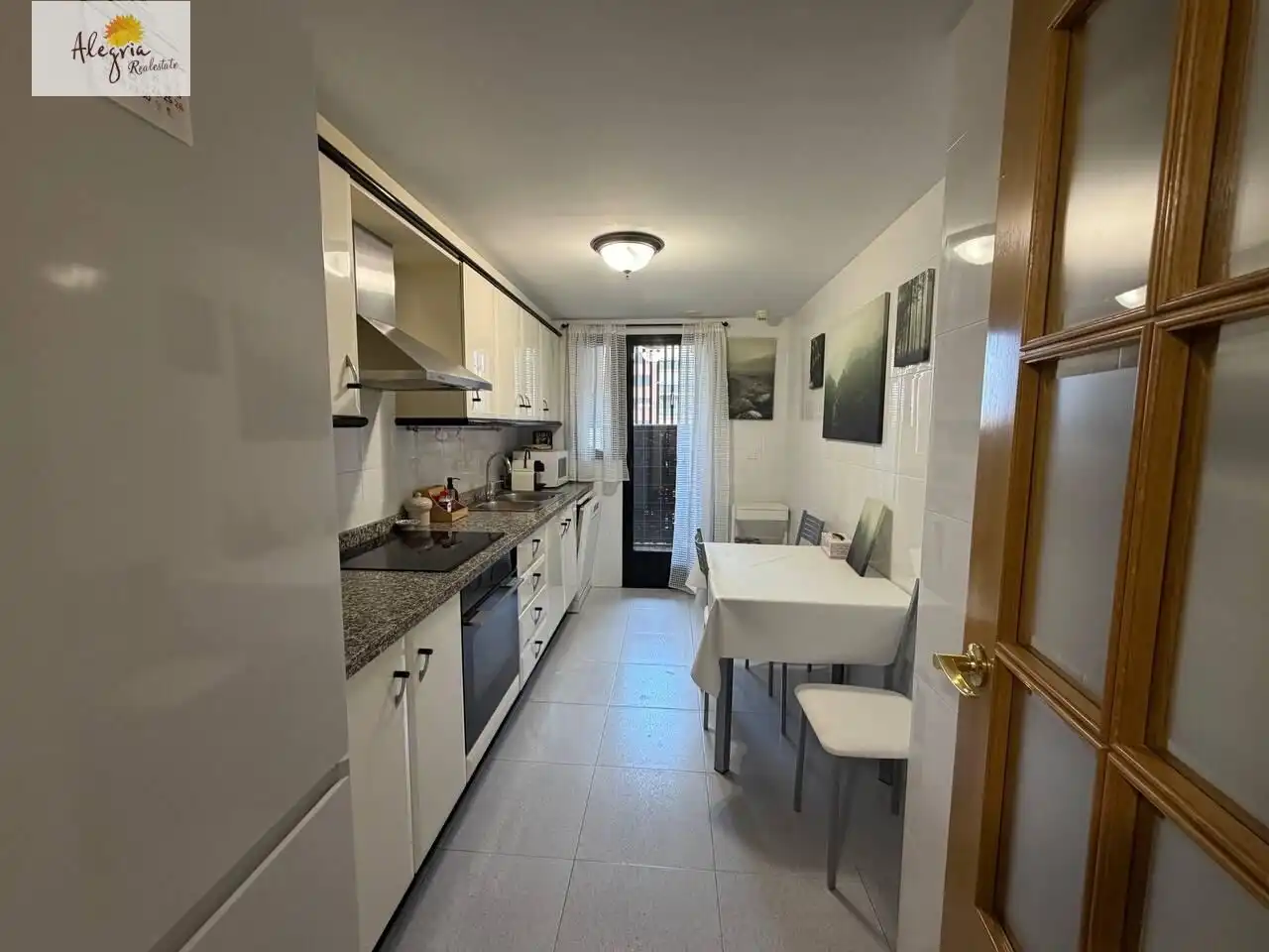Cuina de Apartament de lloguer en Valencia amb Aire condicionat, Calefacció i Jardí privat