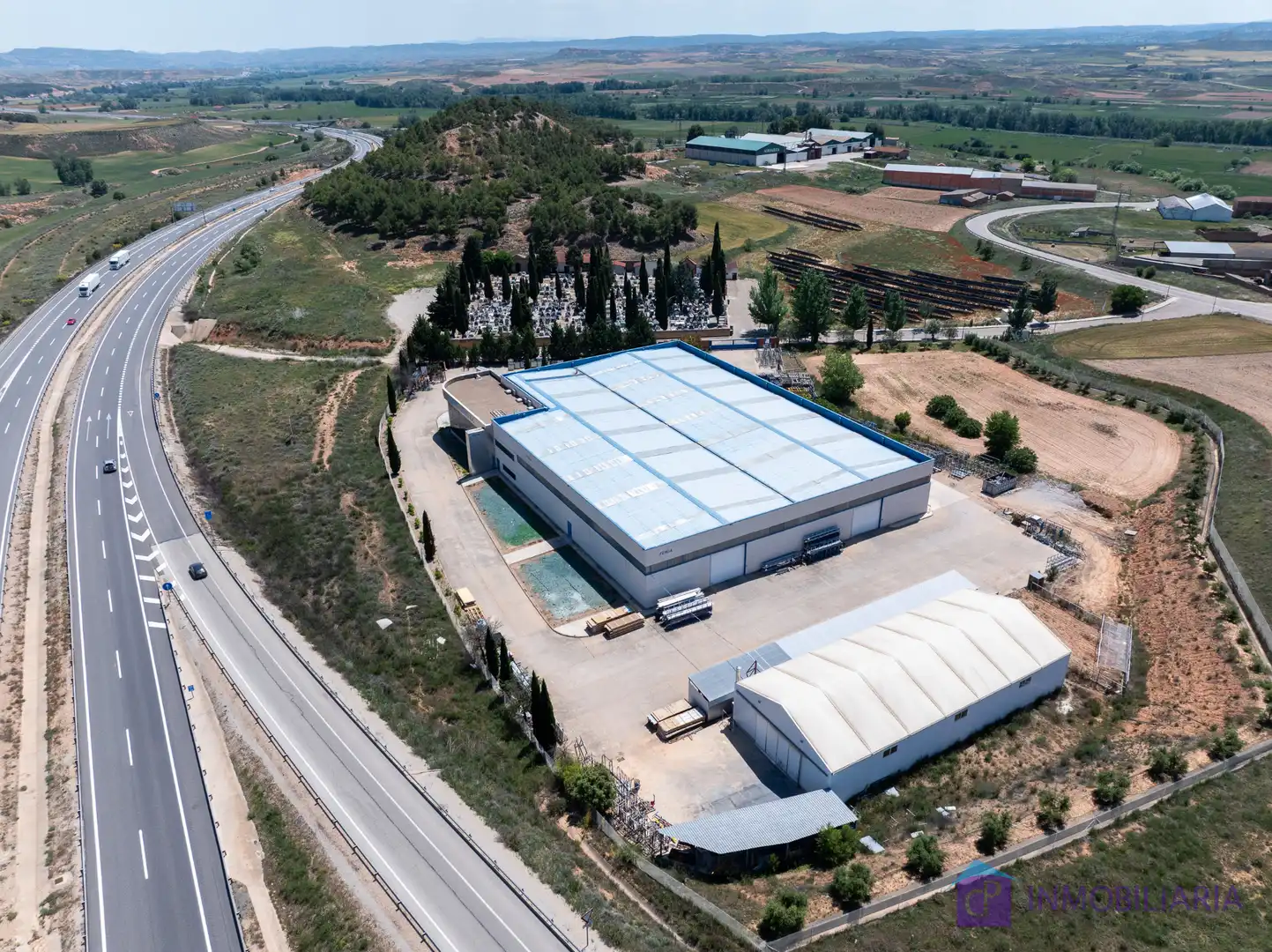 Vista exterior de Nau industrial en venda en Ariza