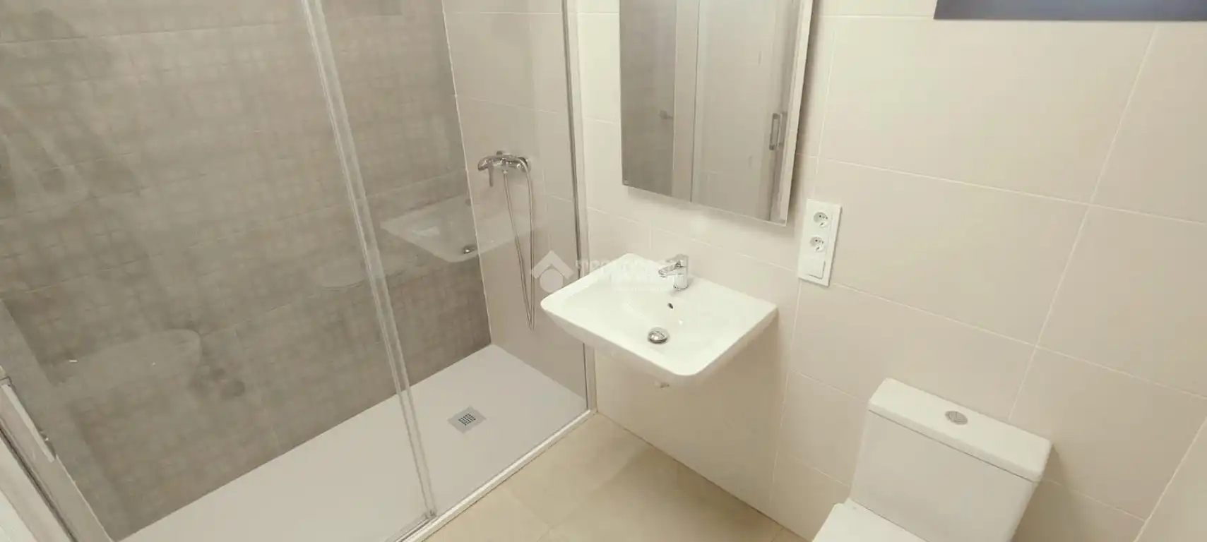 Bathroom of Flat for rent in La Rinconada  with Air Conditioner