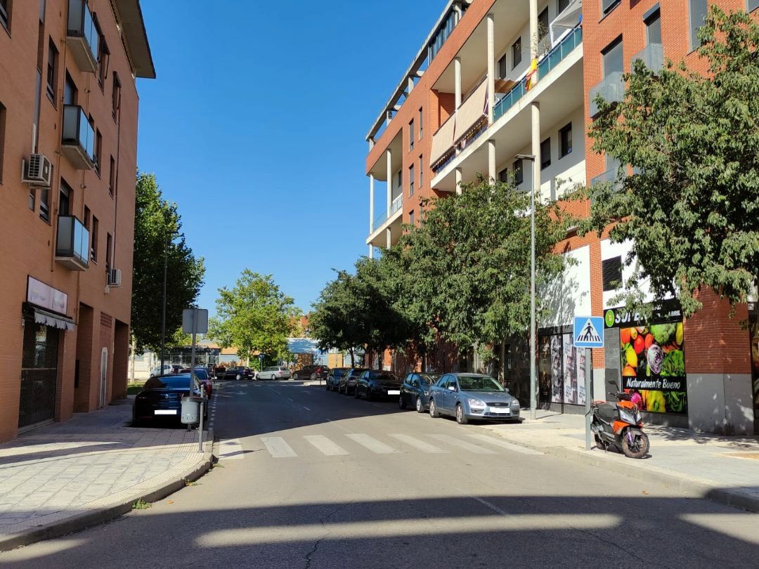 Vista exterior de Garatge de lloguer en Azuqueca de Henares amb Alarma
