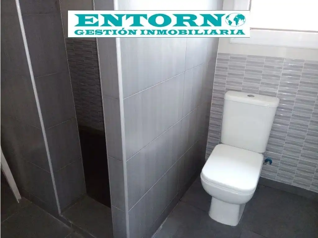 Baño de Casa o chalet en venta en Santa Perpètua de Mogoda con Jardín privado, Terraza y Trastero