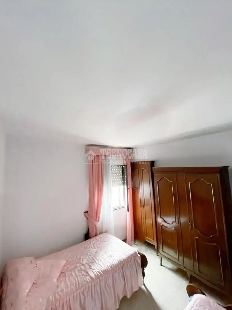 Dormitori de Pis en venda en Arcos de la Frontera amb Aire condicionat i Balcó
