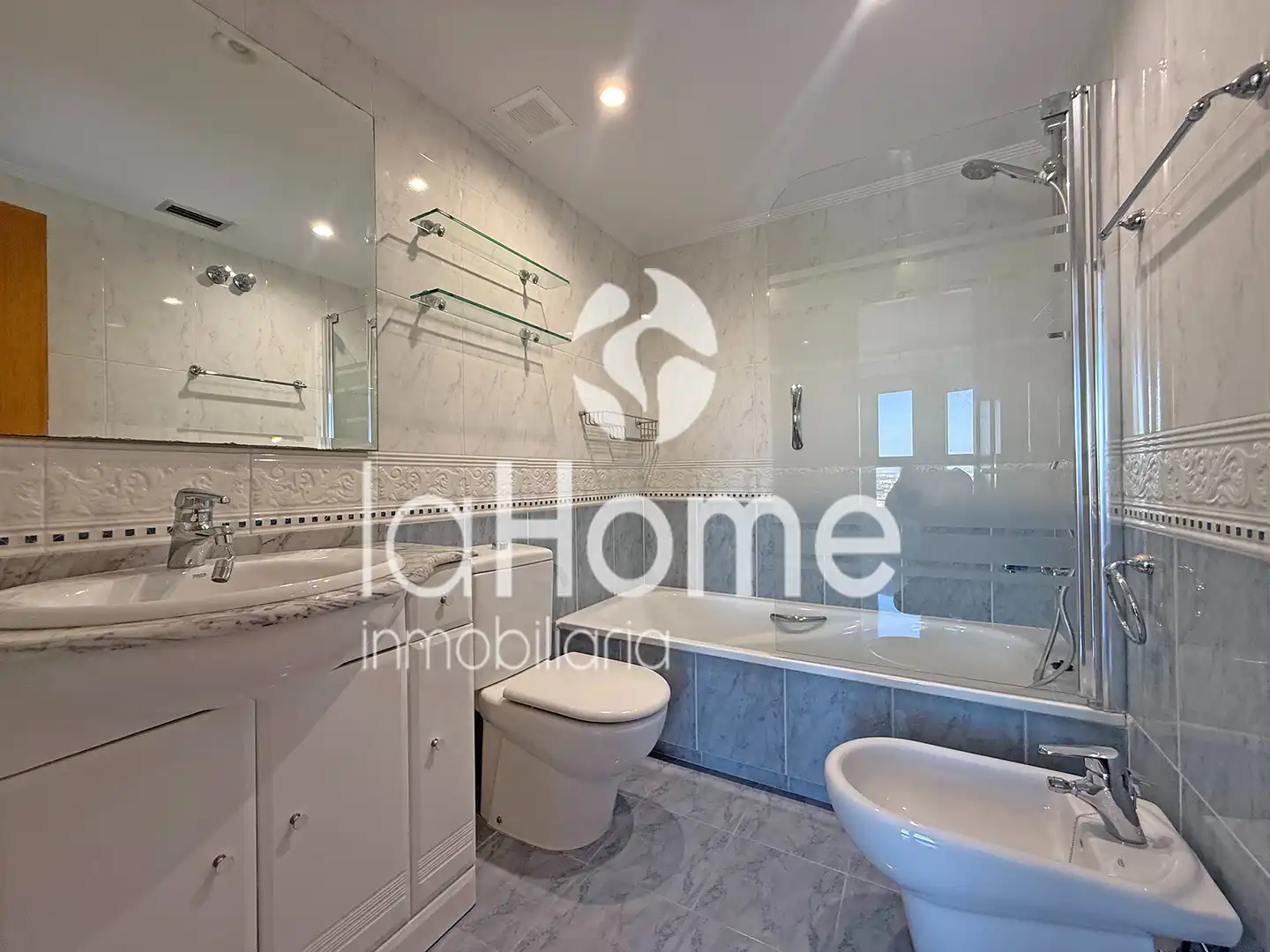 Baño de Piso de alquiler en Valencia con Aire acondicionado, Calefacción y Terraza