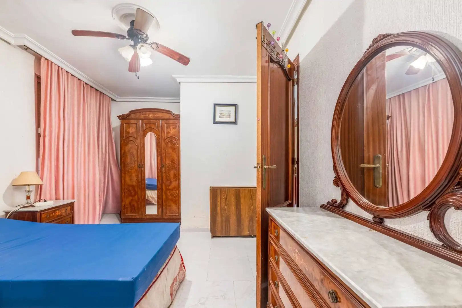 Bedroom of Flat for sale in Sevilla  with Air Conditioner
