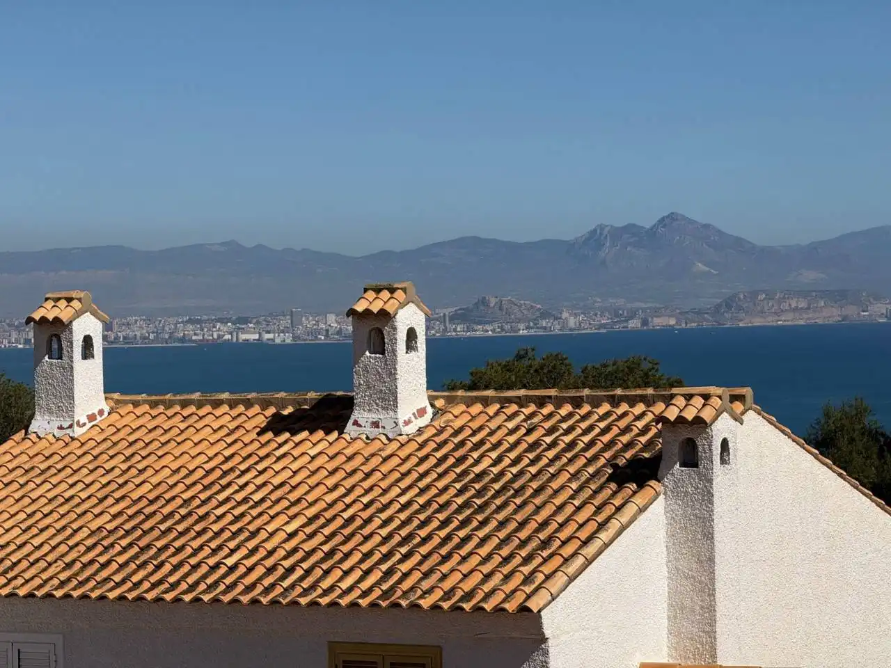Außenansicht von Wohnung zum Verkauf in Santa Pola mit Klimaanlage, Terrasse und Gemeinschaftspool
