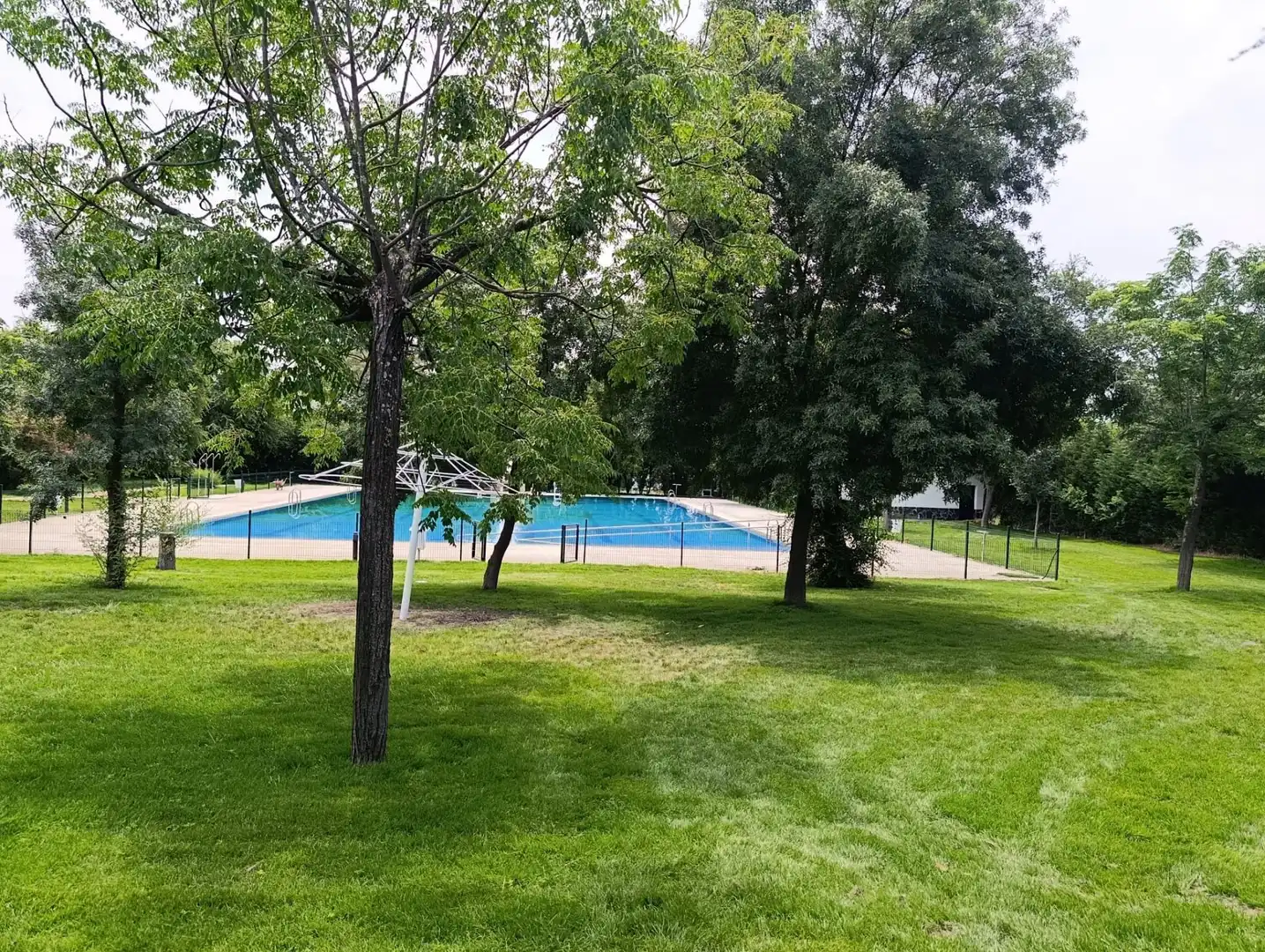 Piscina de Casa o chalet de alquiler en Castilblanco de los Arroyos con Jardín privado, Terraza y Piscina