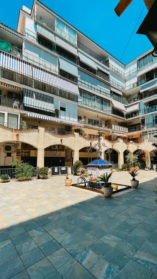 Vista exterior de Piso en venta en Benidorm con Aire acondicionado, Terraza y Balcón