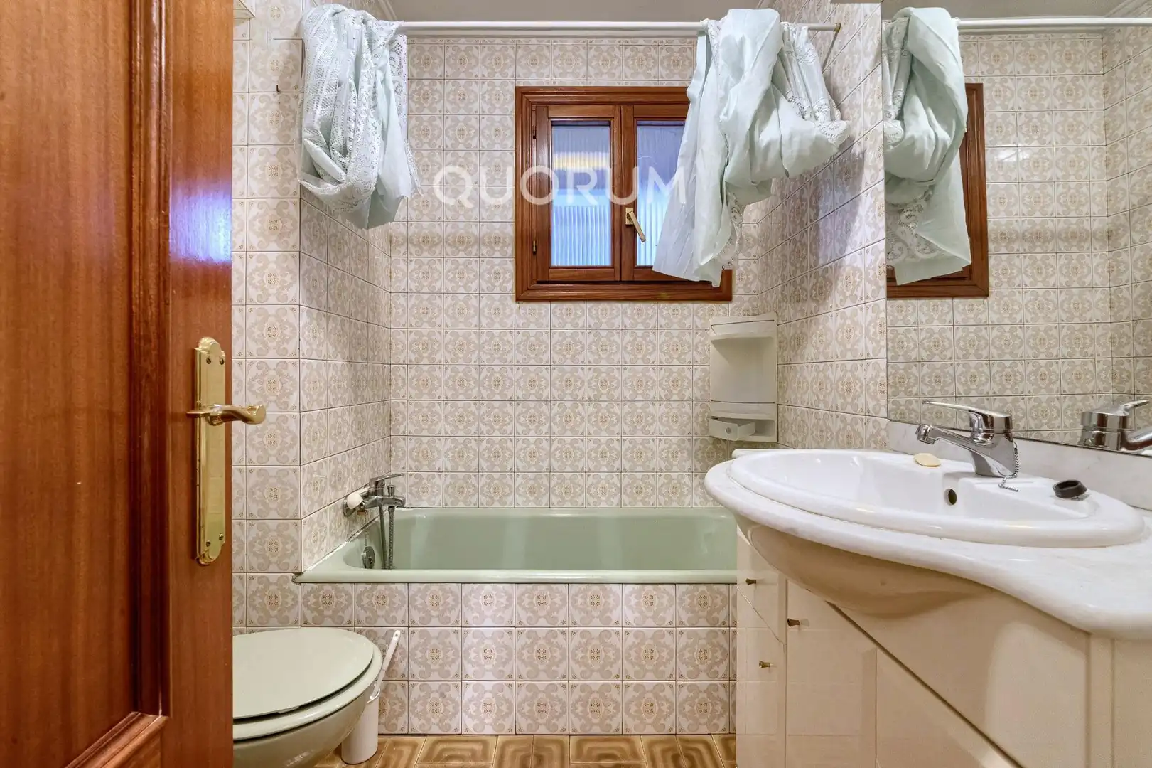 Bathroom of Flat for sale in Basauri   with Heating and Balcony
