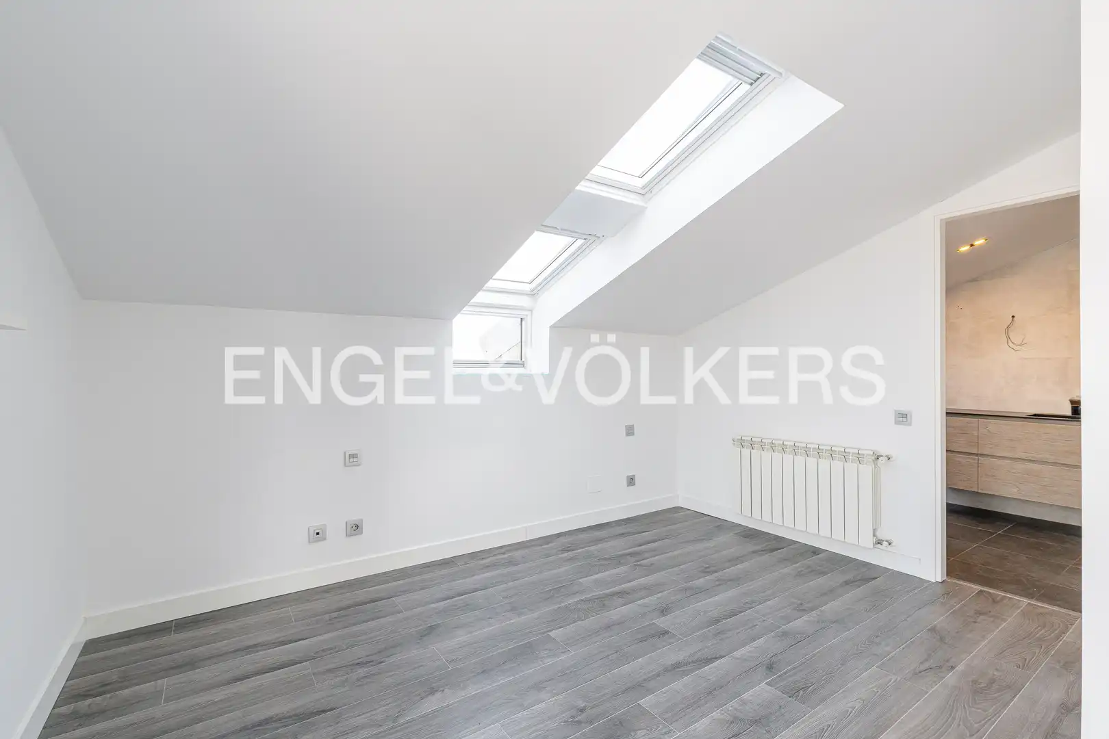 Habitación de Dúplex en venta en Alcorcón con Aire acondicionado, Calefacción y Jardín privado