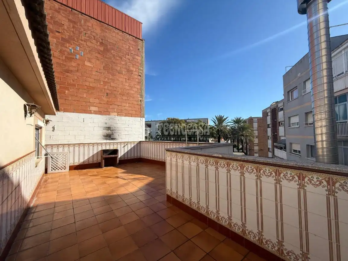 Vista exterior de Casa adosada en venta en Sant Joan Despí