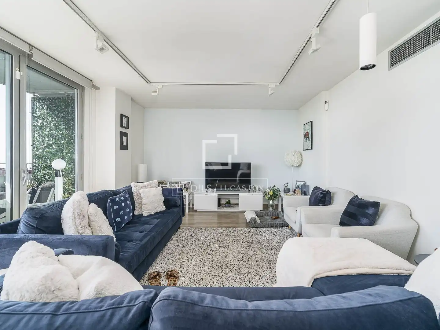 Wohnzimmer von Wohnung zum Verkauf in Barcelona mit Klimaanlage und Balkon