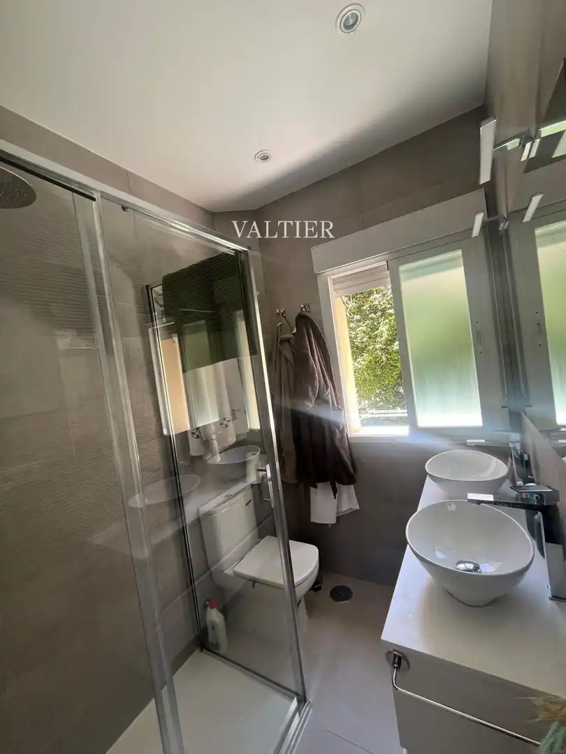 Baño de Piso de alquiler en Madrid con Aire acondicionado, Trastero y Amueblado