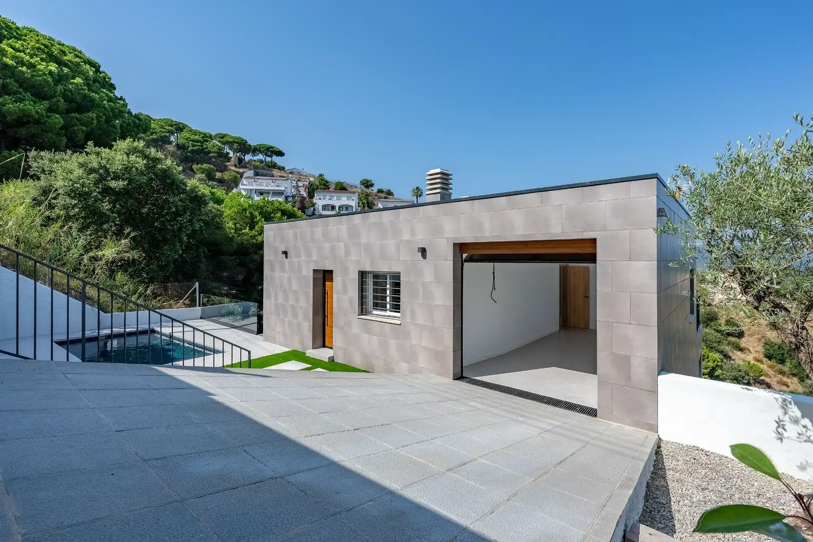 Vista exterior de Casa o xalet en venda en Sant Cebrià de Vallalta amb Aire condicionat, Calefacció i Jardí privat