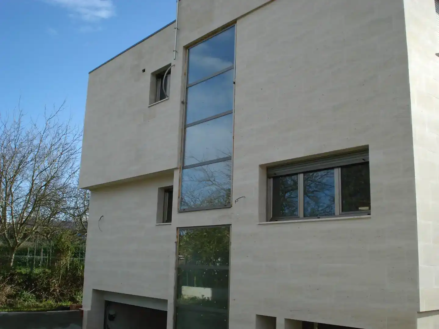 Vista exterior de Casa o xalet en venda en Gijón  amb Jardí privat i Traster