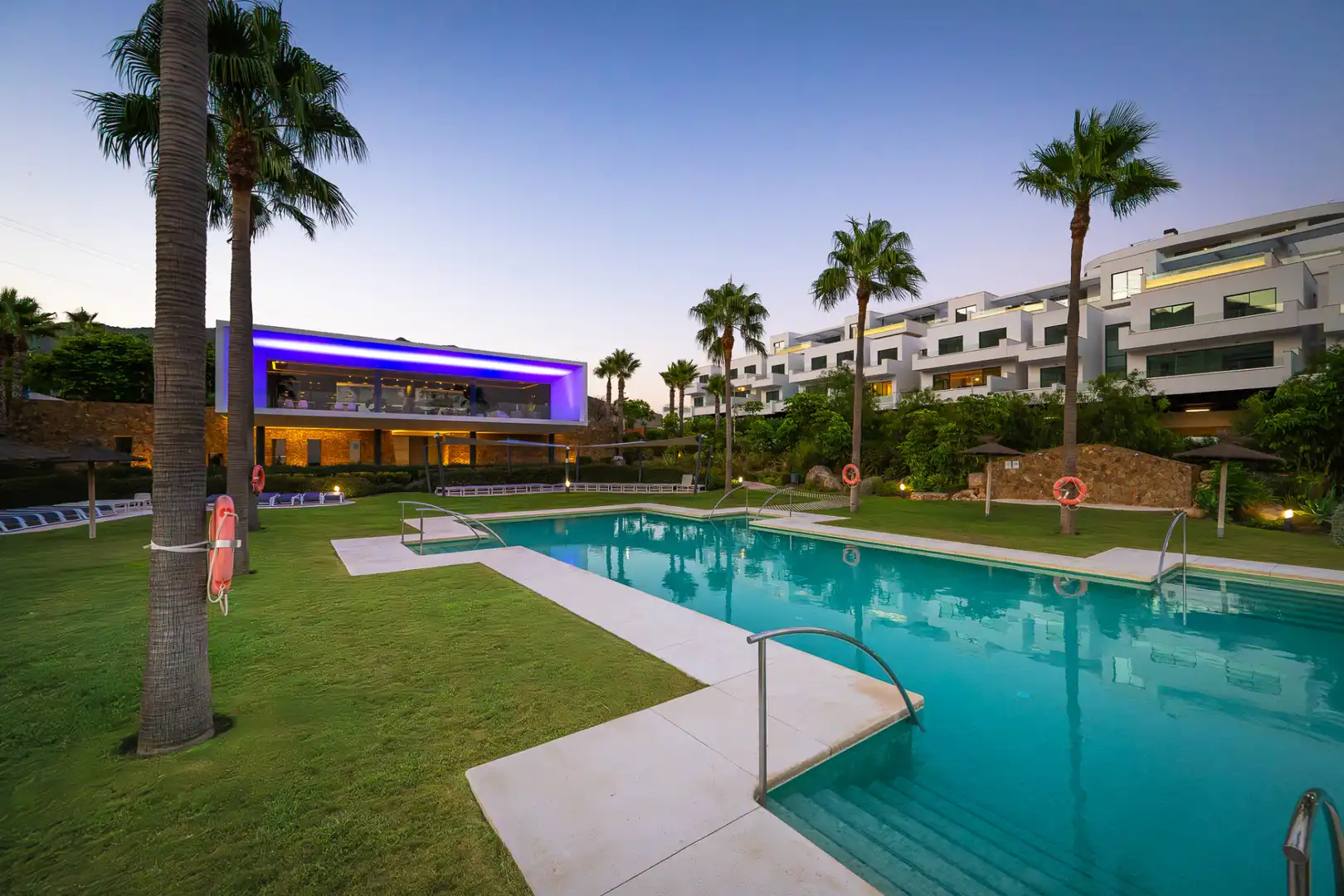 Swimming pool of Houses for sale in Benalmádena  with Air Conditioner, Terrace and Storage room