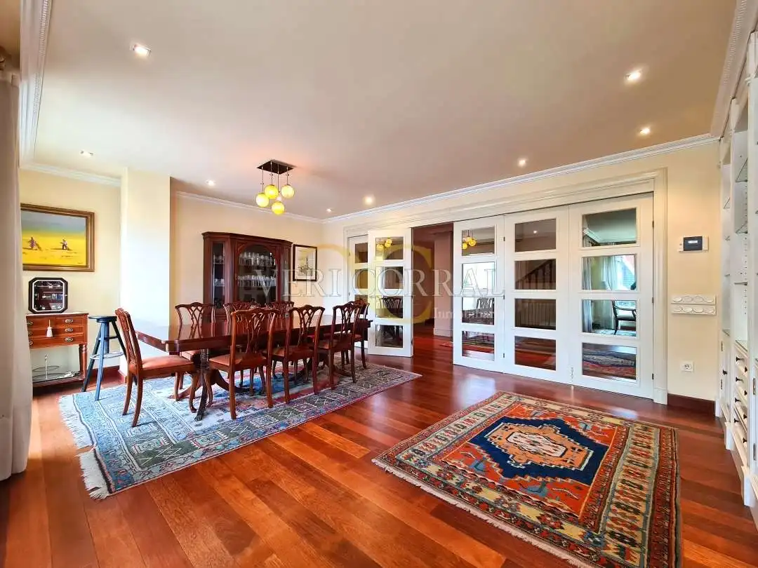 Dining room of Flat for sale in Oviedo   with Heating, Terrace and Storage room