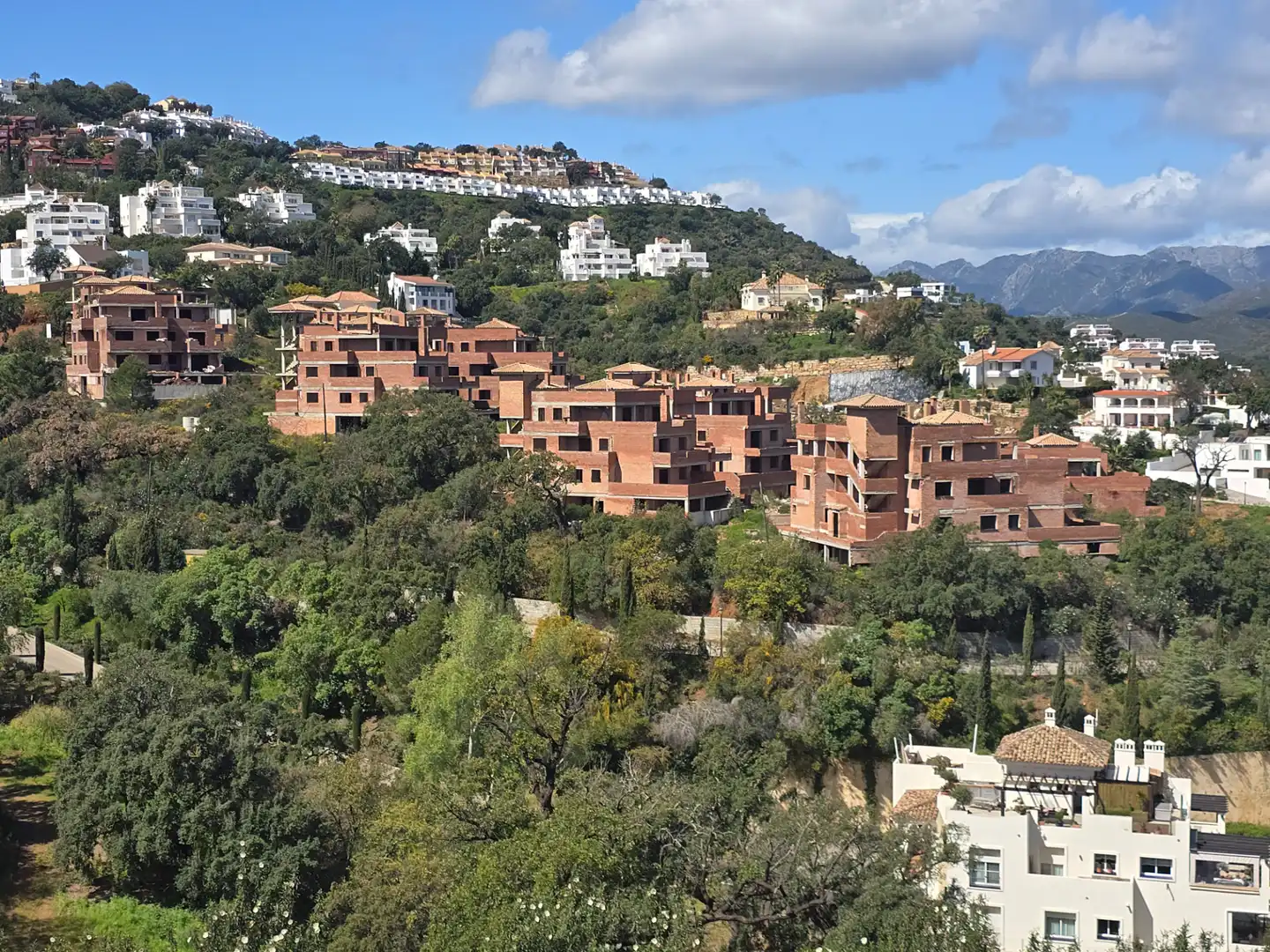 Vista exterior de Edifici en venda en Ojén amb Piscina comunitària
