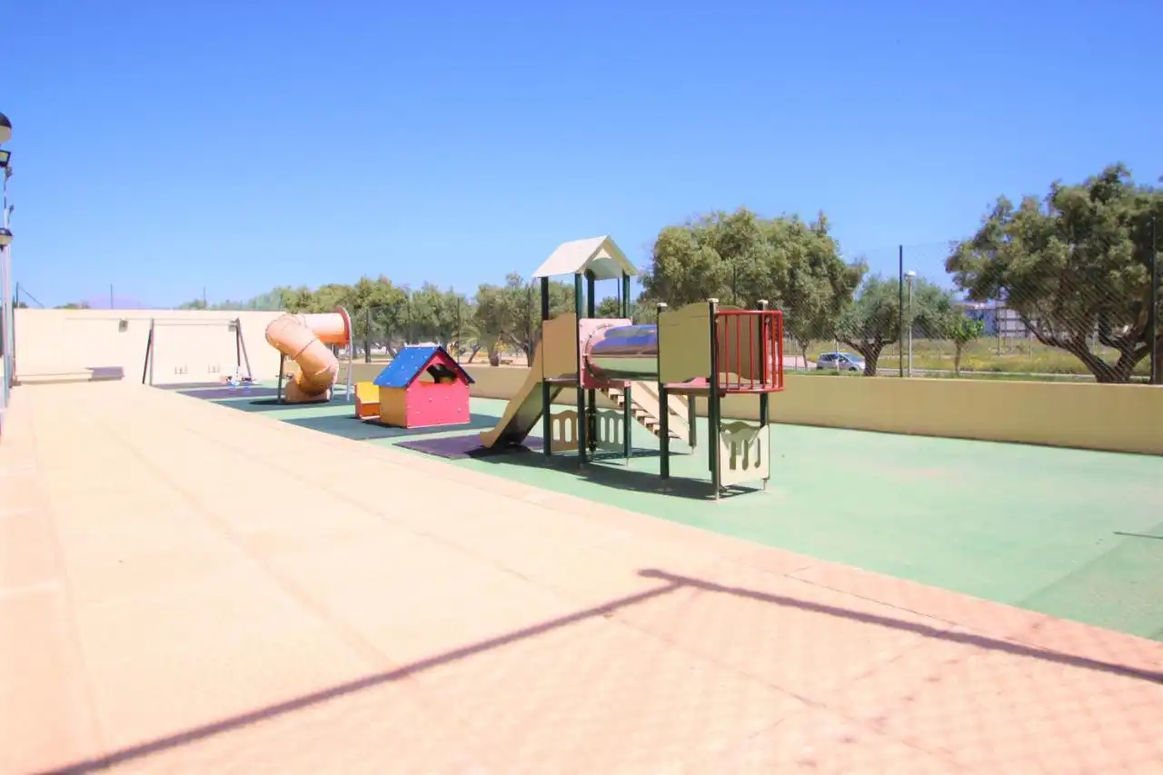 Parkplatz von Wohnungen zum Verkauf in El Campello mit Klimaanlage, Heizung und Parkett