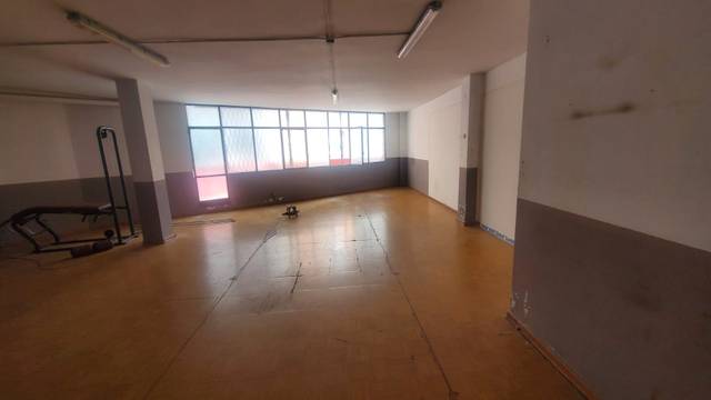 Local comercial en Alquiler en Carrer de Francesc Moragas en Centre