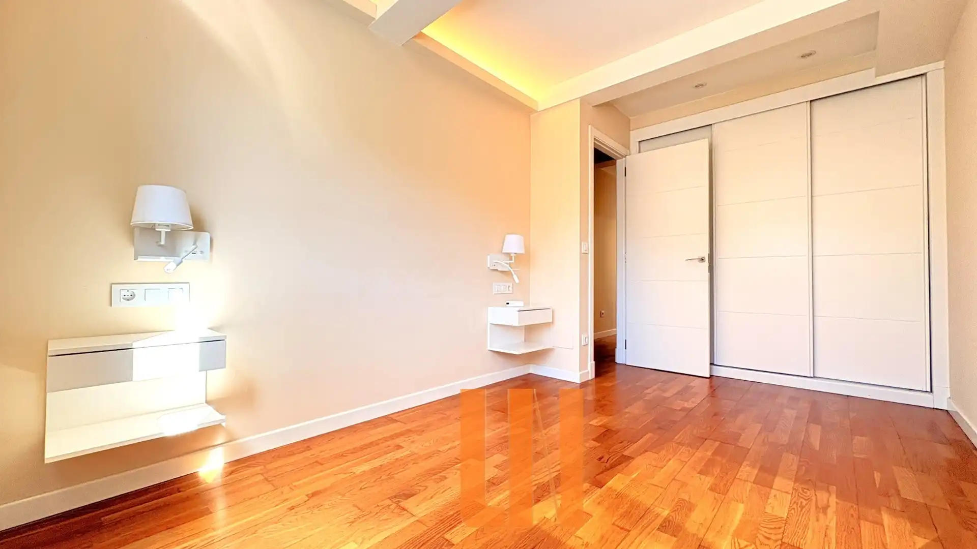 Schlafzimmer von Wohnung zum Verkauf in A Coruña Capital  mit Heizung, Parkett und Ofen