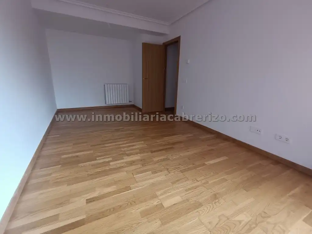 Sala de estar de Apartamento en venta en Villamediana de Iregua con Calefacción, Jardín privado y Parquet