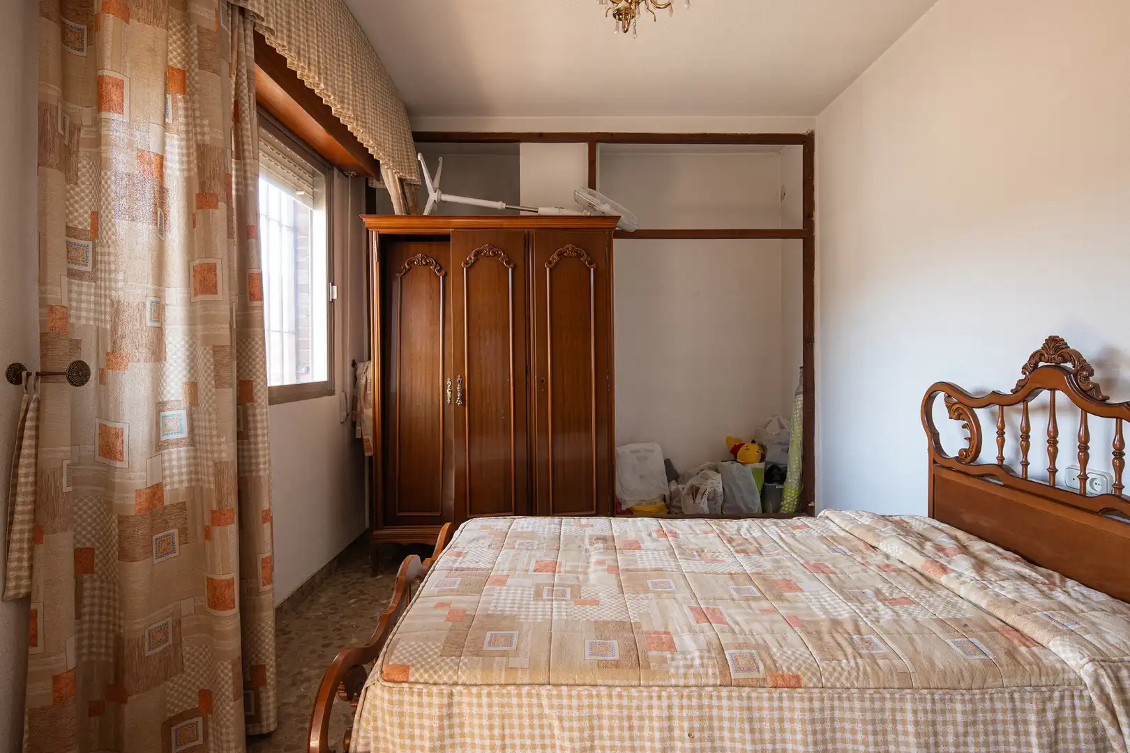 Schlafzimmer von Einfamilien-Reihenhaus zum Verkauf in Granada mit Klimaanlage, Privatgarten und Terrasse