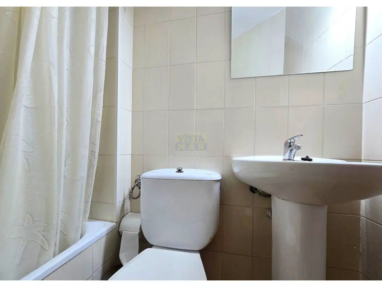 Bathroom of Flat for sale in Cubelles  with Parquet flooring and Terrace