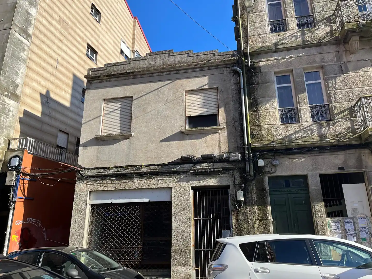 Vista exterior de Casa o xalet en venda en Vigo  amb Jardí privat, Traster i Balcó