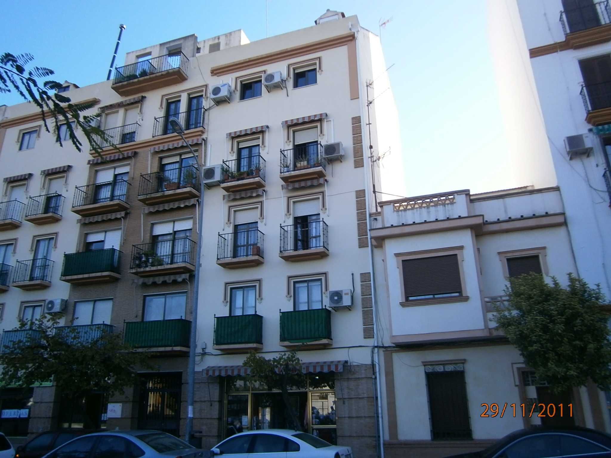 Vista exterior de Pis en venda en  Huelva Capital