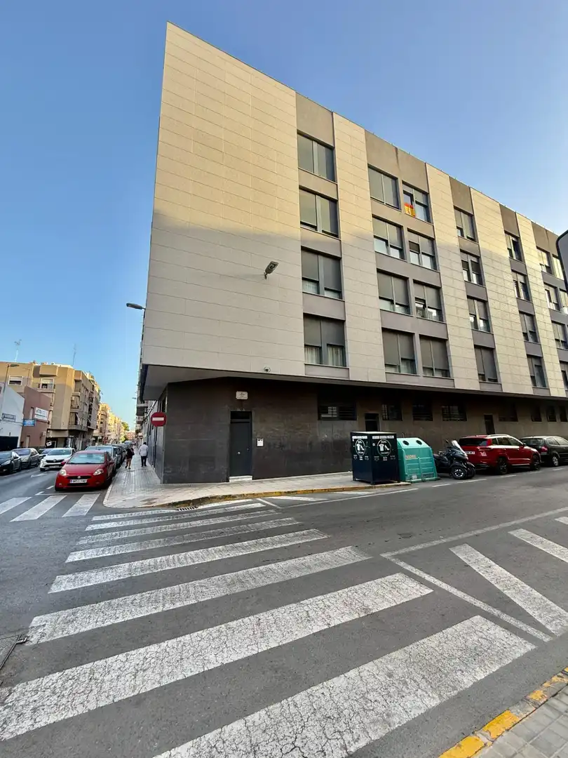 Vista exterior de Pis de lloguer en Elche / Elx amb Aire condicionat, Parquet i Moblat