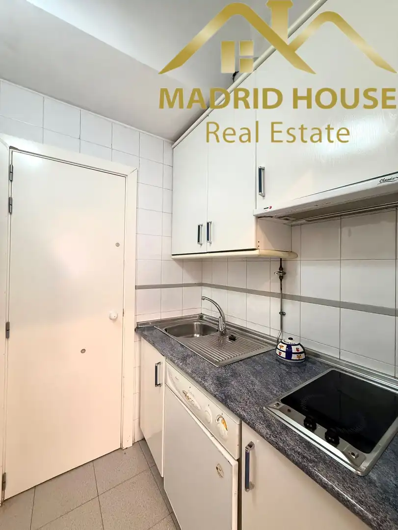 Kitchen of Flat for sale in Madrid