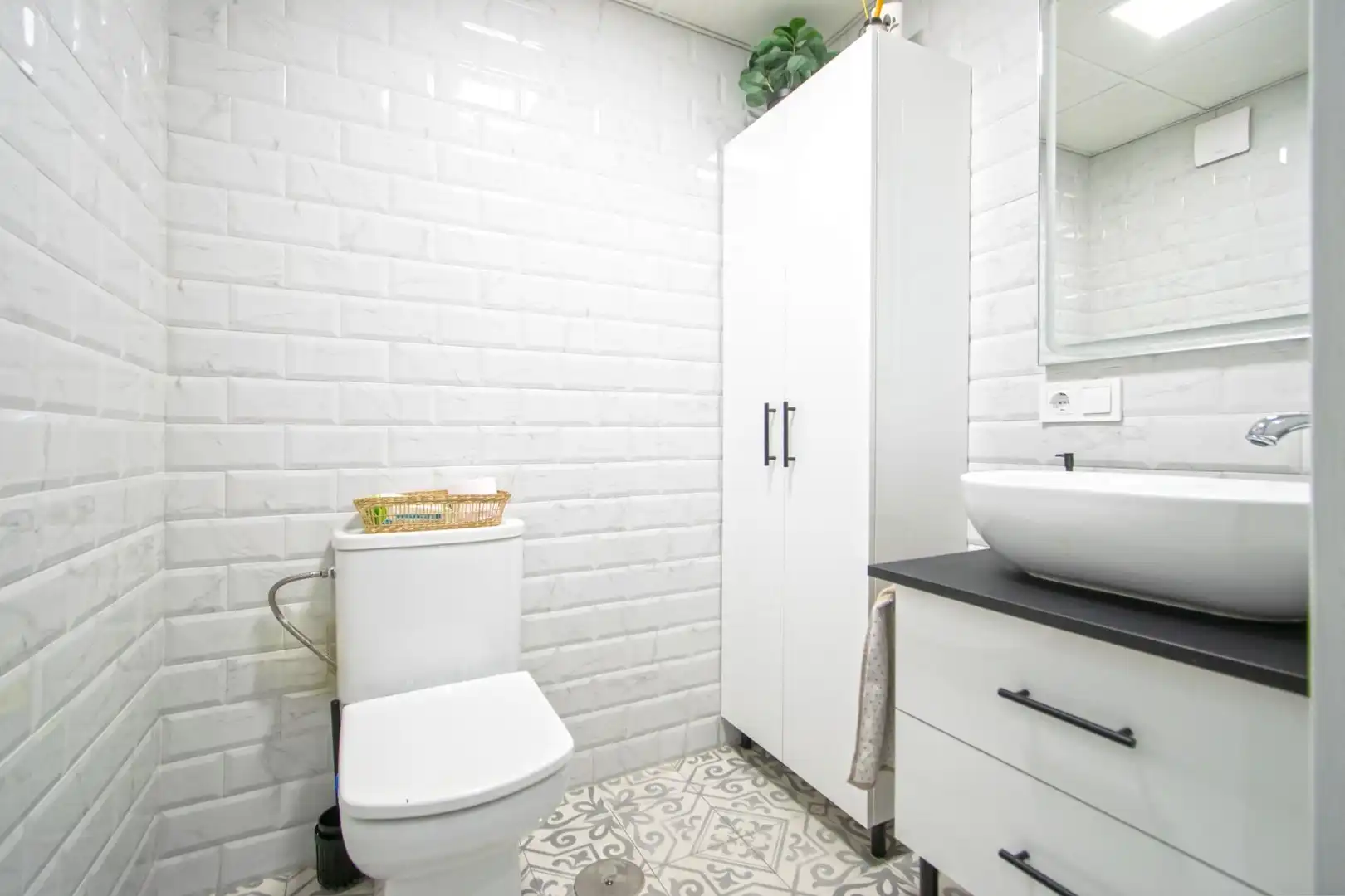 Bathroom of Flat for sale in Este - Alcosa- Torreblanca