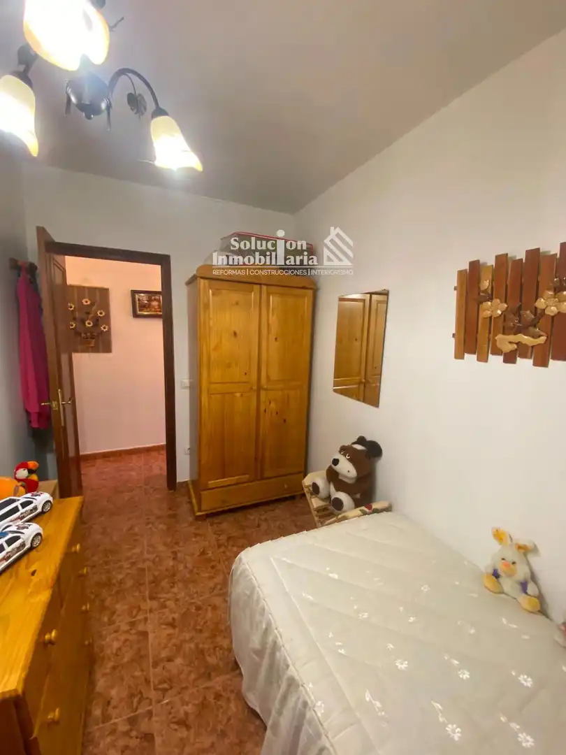 Dormitori de Casa o xalet en venda en Calvarrasa de Arriba amb Traster i Moblat