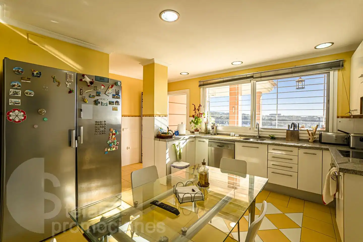 Kitchen of Houses for sale in Málaga  with Air Conditioner, Private garden and Terrace