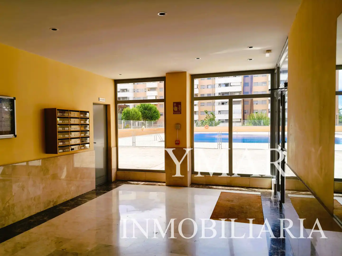 Swimming pool of Flat for sale in Alcorcón  with Air Conditioner, Heating and Terrace