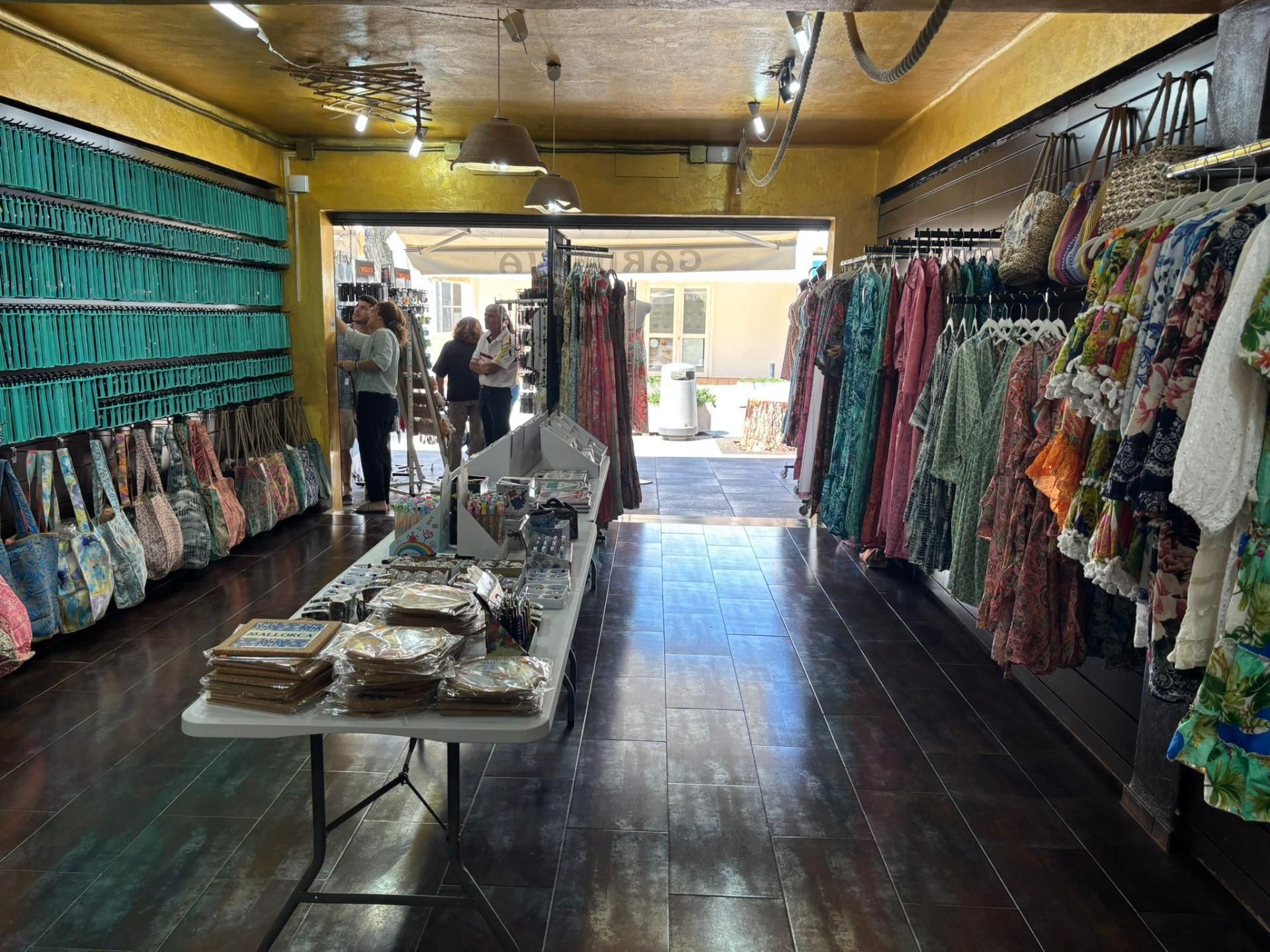 Premises for sale in Santanyí  with Air Conditioner