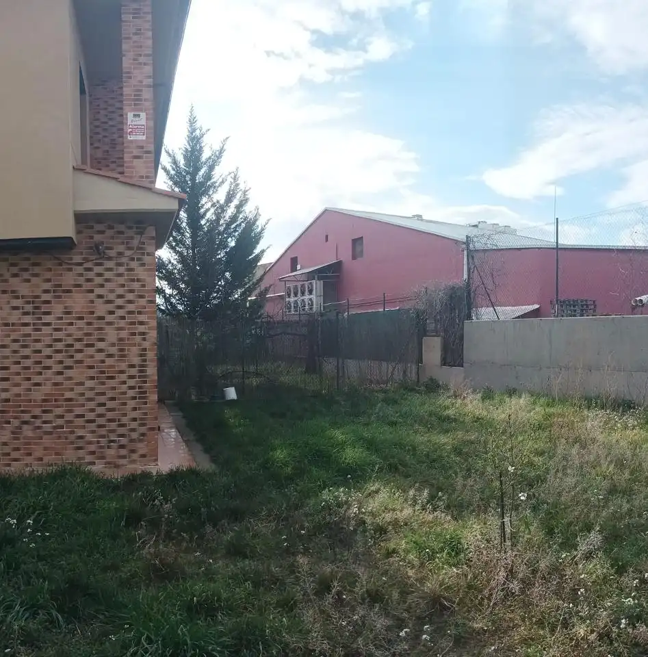 Casa adosada en venta en Paracuellos de Jiloca con Calefacción, Jardín privado y Terraza