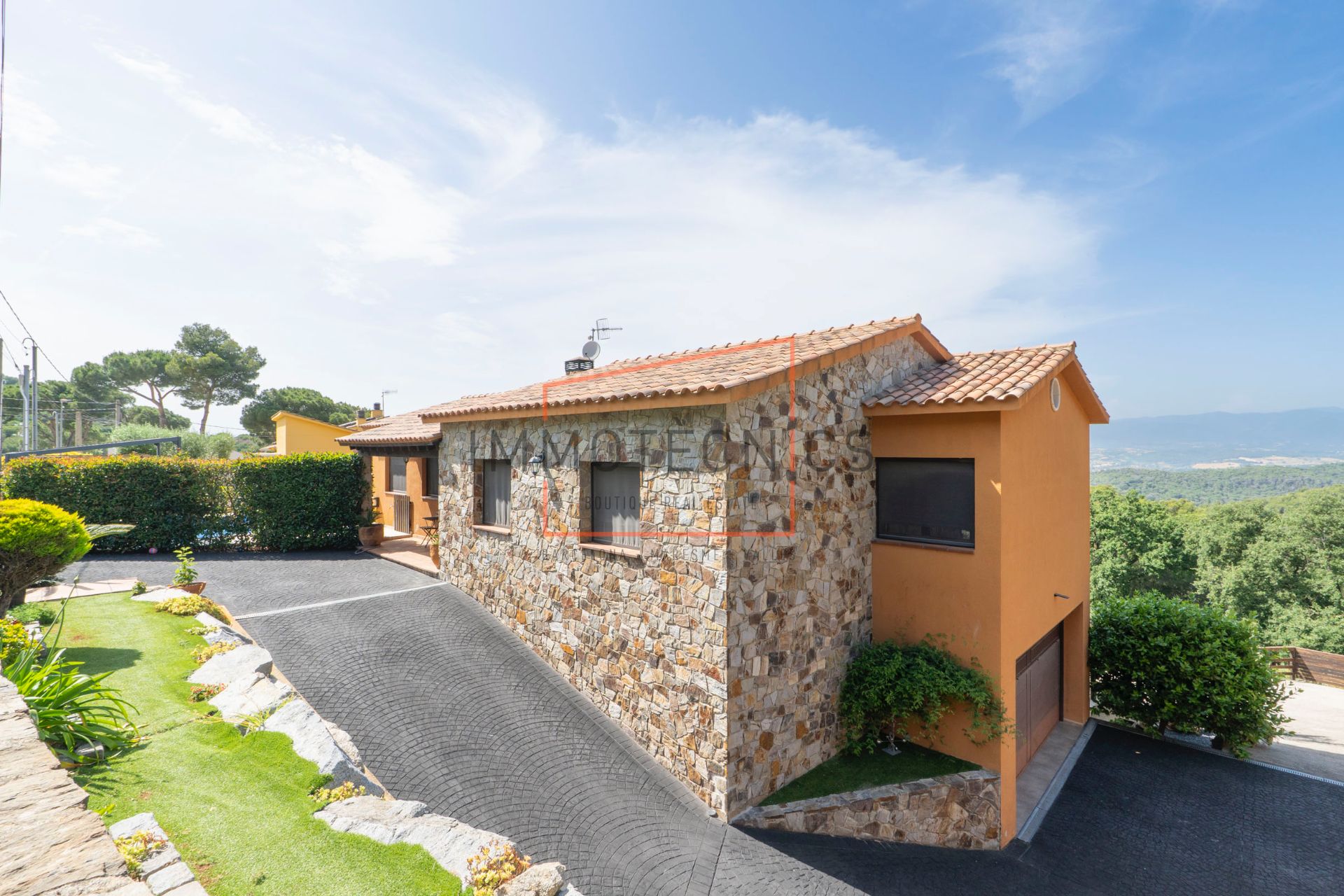 Vista exterior de Casa o xalet en venda en Vilanova del Vallès amb Calefacció, Jardí privat i Terrassa