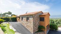 Vista exterior de Casa o xalet en venda en Vilanova del Vallès amb Calefacció, Jardí privat i Terrassa