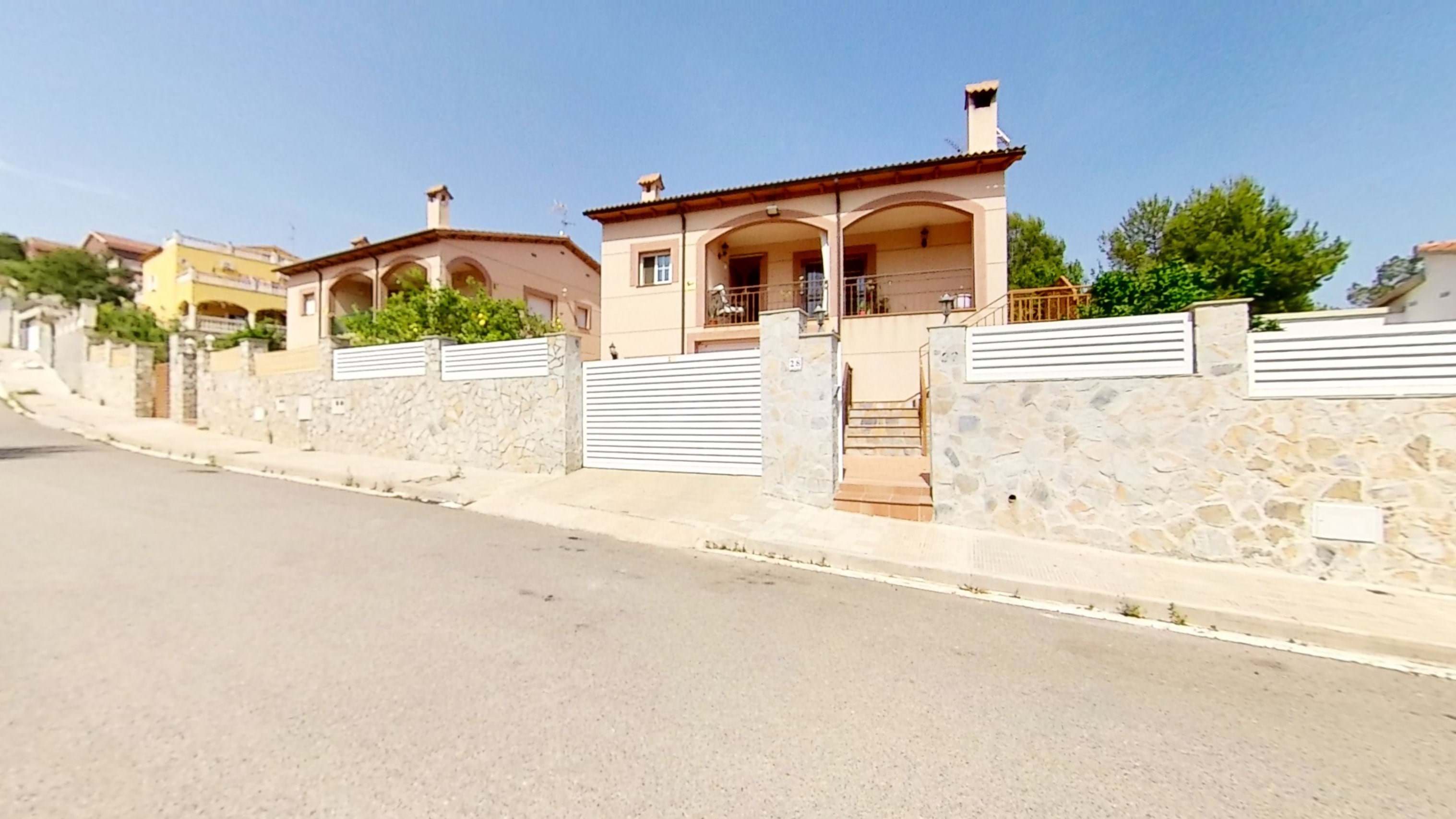 Exterior view of House or chalet for sale in El Vendrell
