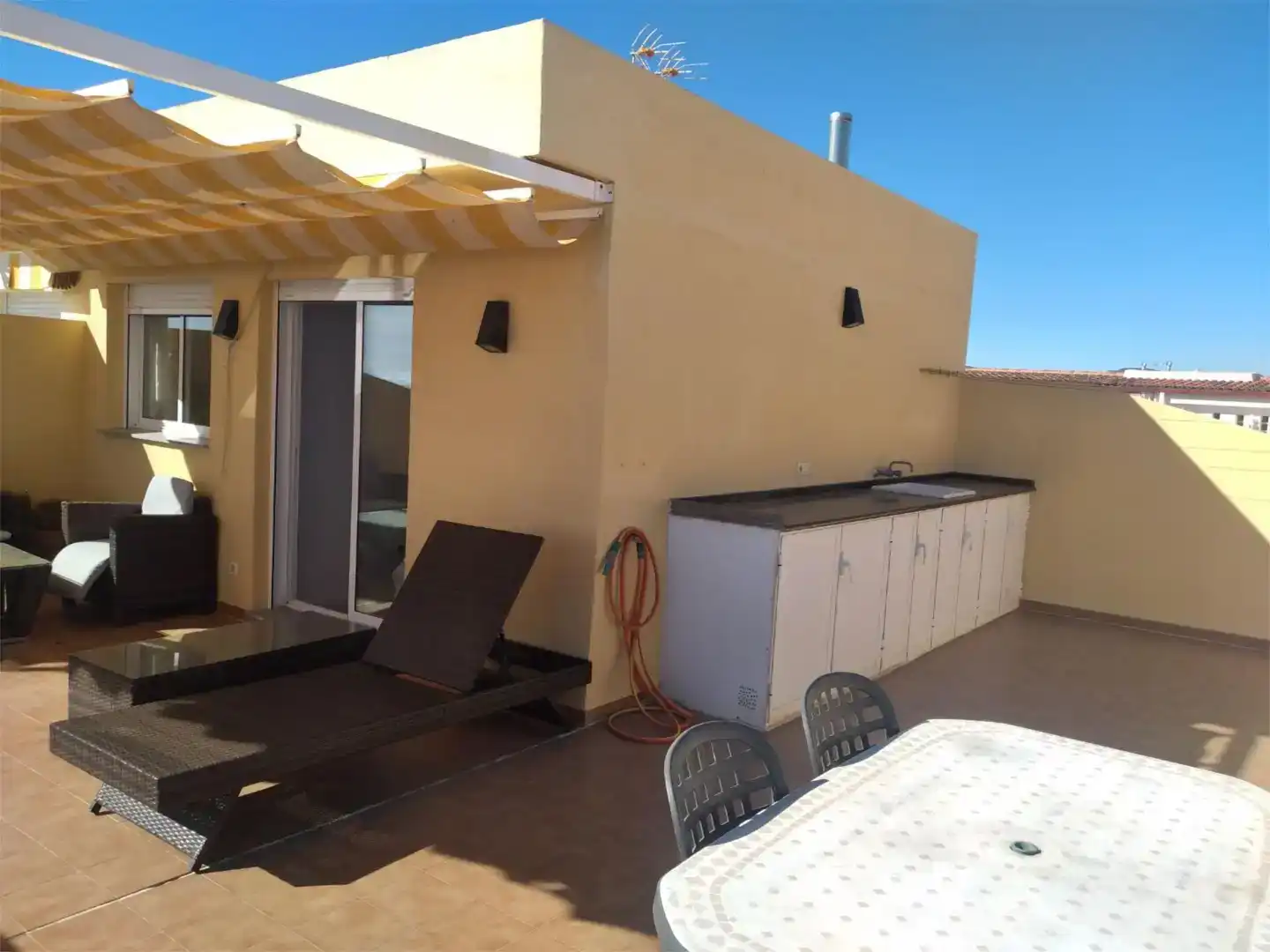 Terrasse von Dachboden zur Miete in Chilches / Xilxes mit Klimaanlage und Möbliert