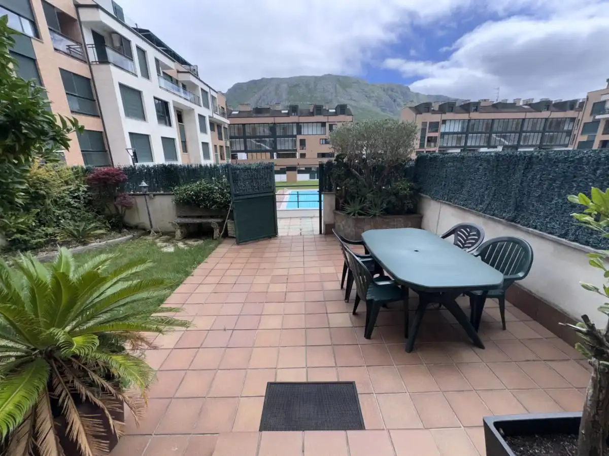 Terraza de Apartamento en venta en Llanes con Calefacción, Terraza y Trastero