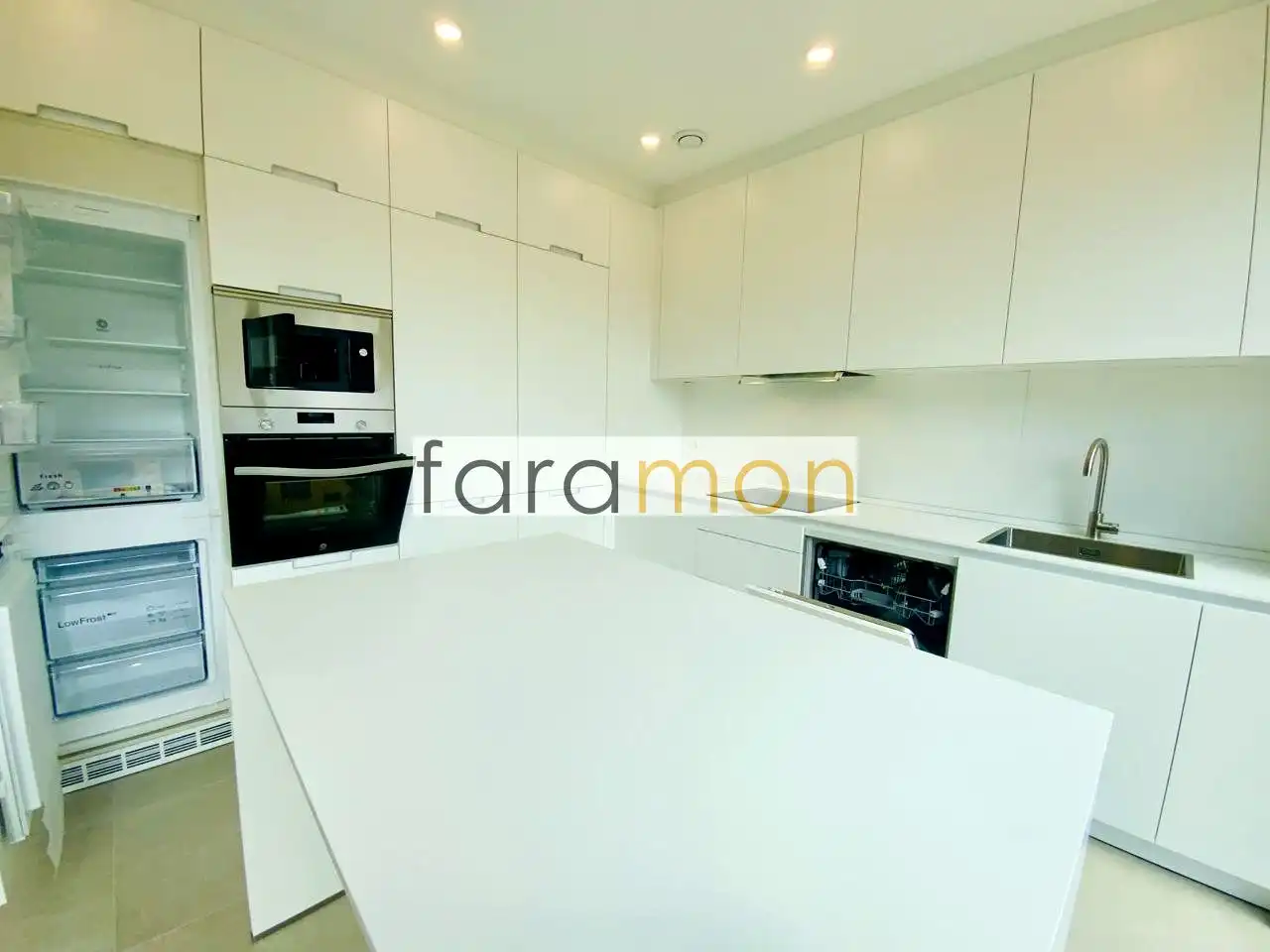 Cocina de Casa adosada en venta en Nigrán con Calefacción, Jardín privado y Terraza