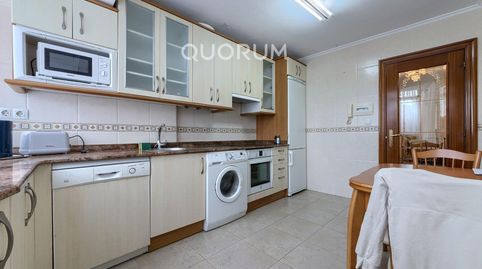 Foto 4 de Piso en venta en Kalero - Basozelai, Basauri