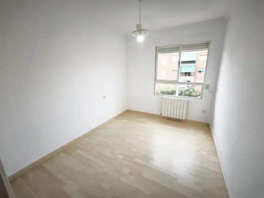 Flat for sale in Calle ENRIC VALOR, País Valencià
