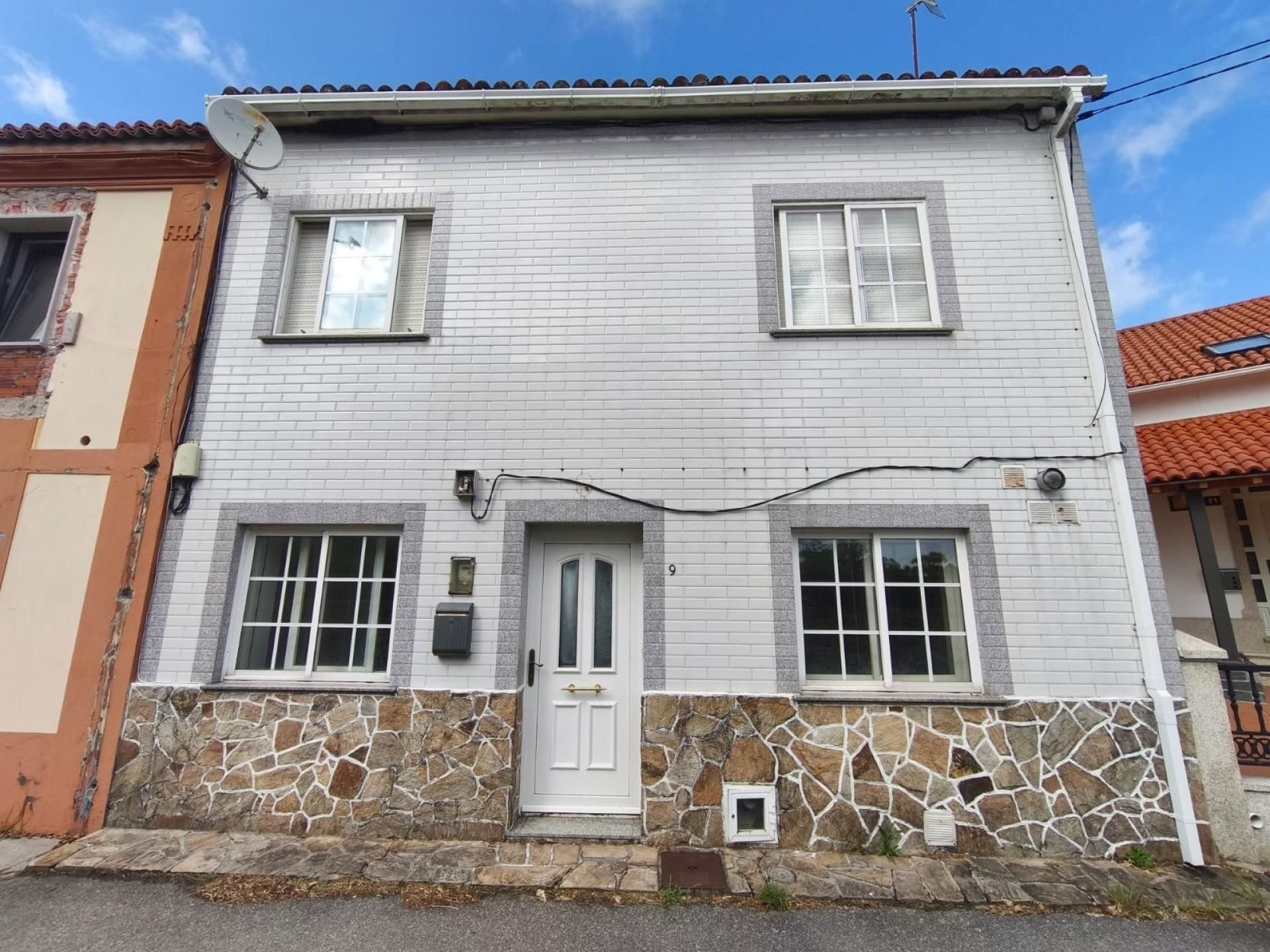Exterior view of Single-family semi-detached for sale in A Pobra do Caramiñal  with Heating