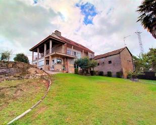 Vista exterior de Casa o xalet en venda en Amoeiro amb Terrassa i Balcó