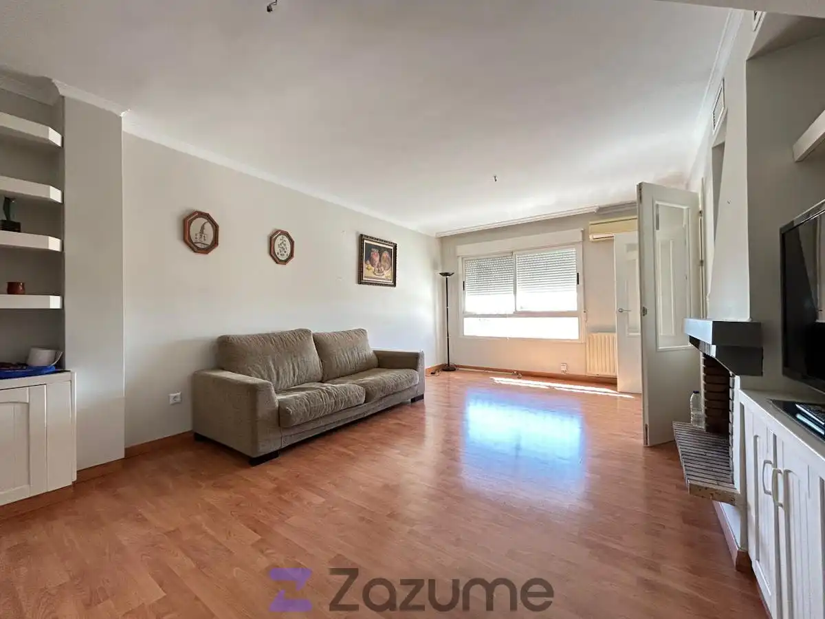 Living room of Detached homes for rent in  Granada Capital  with Air Conditioner, Heating and Private garden